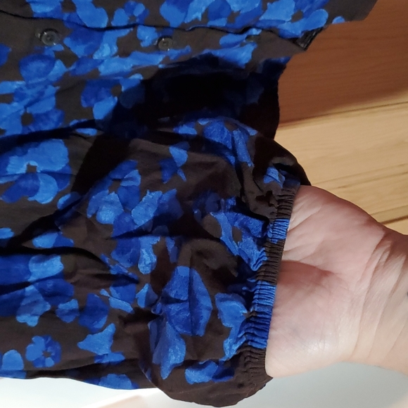 Rayon floral blouse - Picture 3 of 9